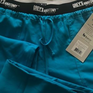 Grey’s Anatomy by Barco in color blue tonic side medium NWT